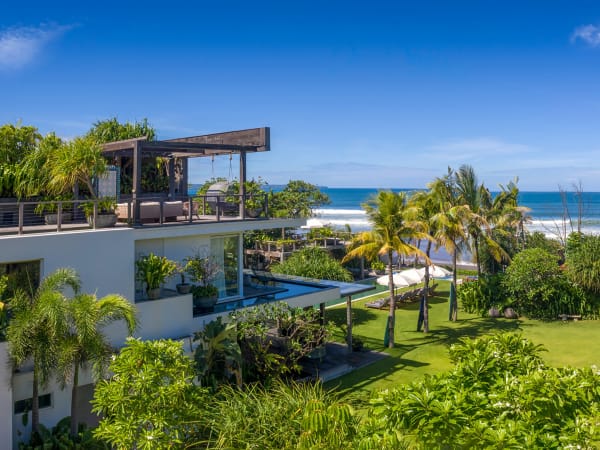 Noku Beach House - Commanding seaview